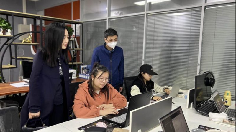 拍摄场地与道具的选择直接影响宣传片的效果。在选择场地时，要充分考虑以下因素：